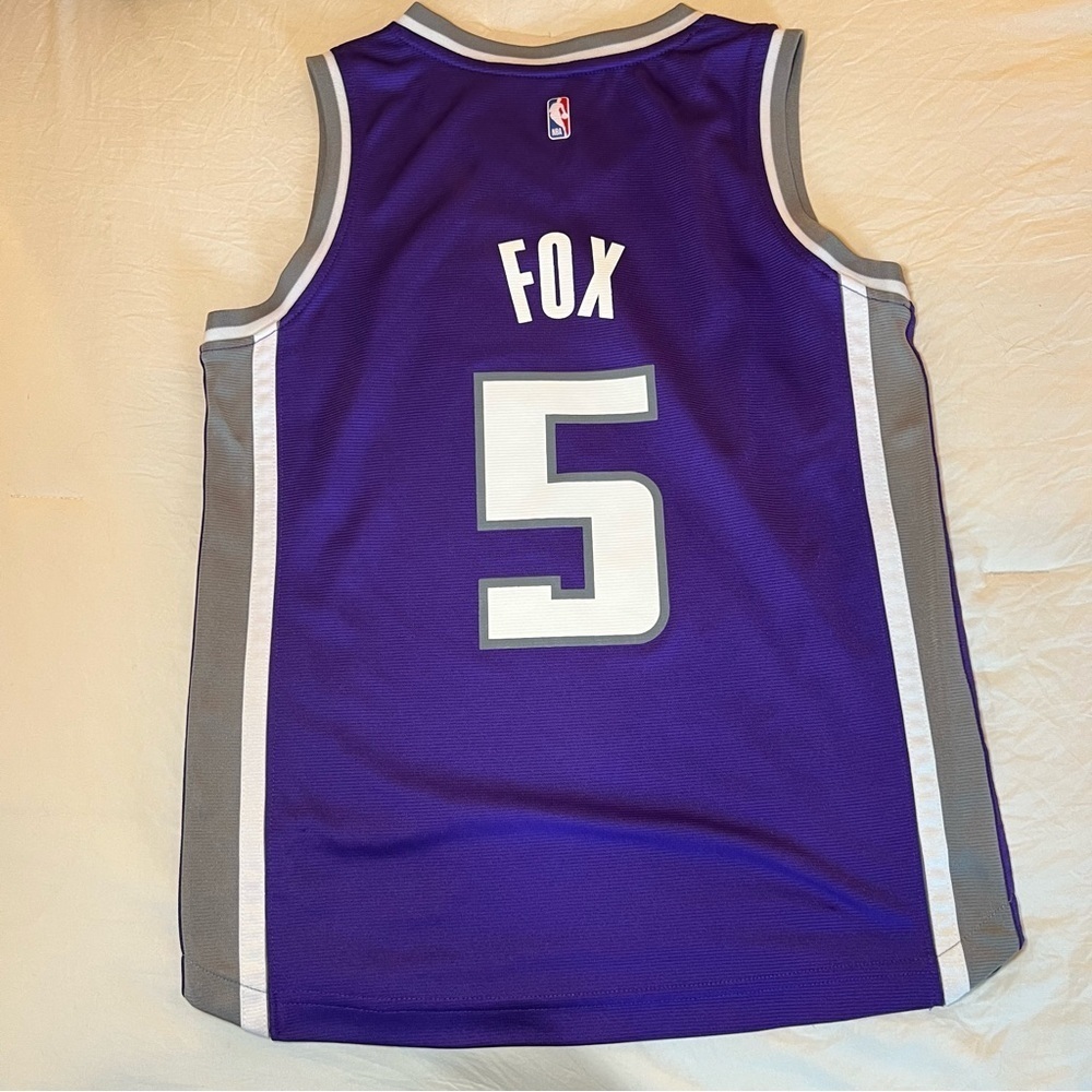 Sacramento Kings SAC Fanatics #5 Fox Basketball Jersey Youth Medium Purple - Picture 1 of 6
